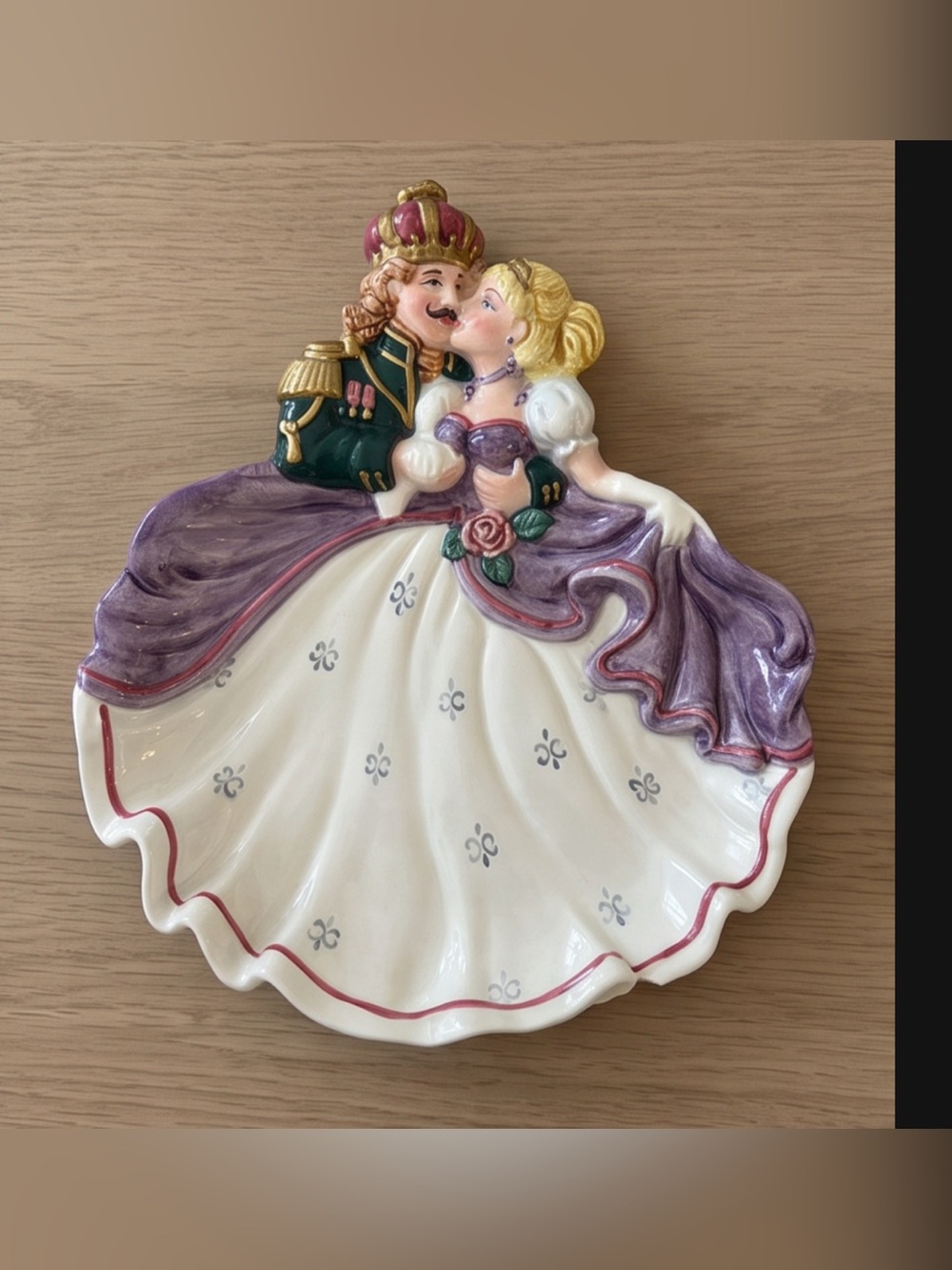 Fitz and Floyd 1995 Cinderella and Prince Charming Ruffled
Decorative Plate Dish